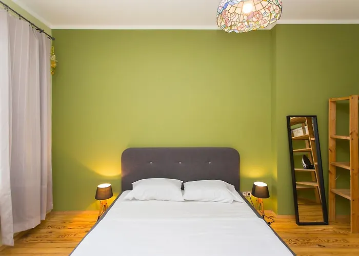 Colorful 2Bdr Apartment In The City Center